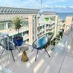 شقة Penthouse With Stunning River Views *